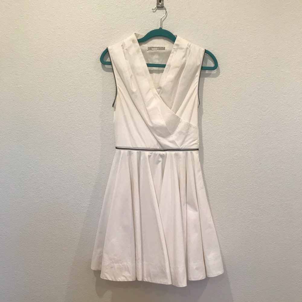 Gorgeous White Zipper Dress